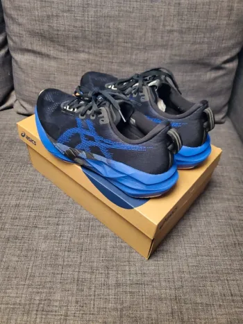Brugt Asics Novablast 5 bike — billede 7 af 12