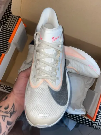Used Nike Zoom Fly 6 bike — image 2 of 8