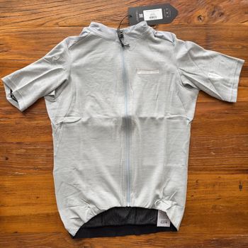 Gebrauchtes Q36.5 Adventure Tech Merino Jersey L// NEW!! 50% OFF!! 2026 bike