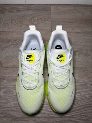 Lauf Nike Vomero 18 bike usato — immagine 4 di 4