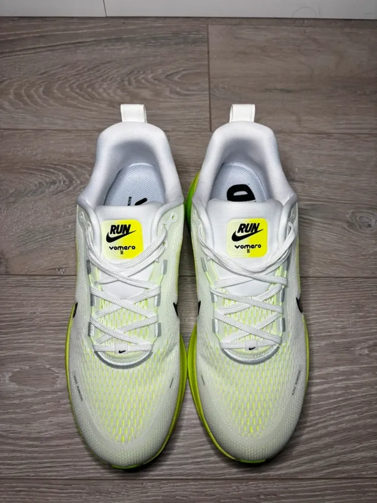 Lauf Nike Vomero 18 bike usato — immagine 4 di 4