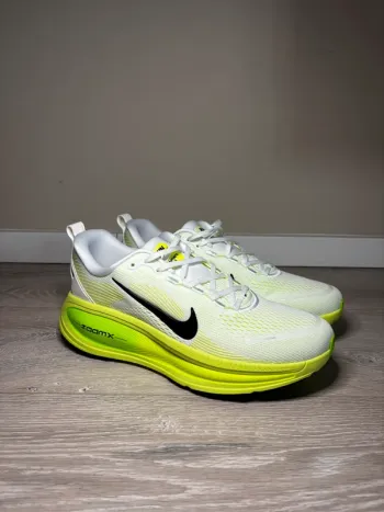 Lauf Nike Vomero 18 bike usato — immagine 3 di 4