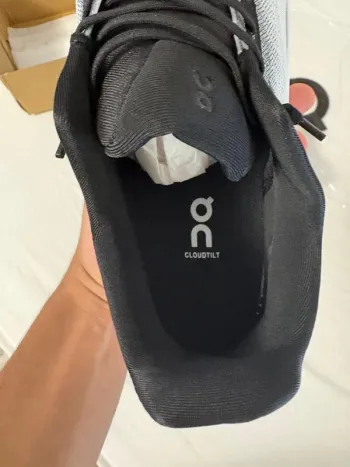 On Running On Shoes size 42 black and white bike usato — immagine 7 di 7