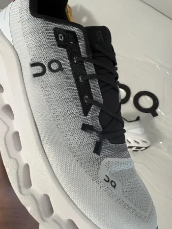 On Running On Shoes size 42 black and white bike usato — immagine 3 di 7