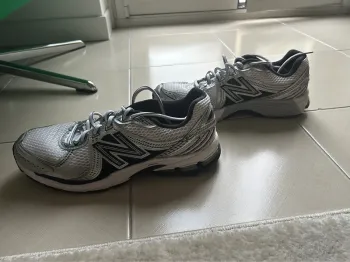 Tweedehands New Balance 860 v2 bike — afbeelding 2 van 6