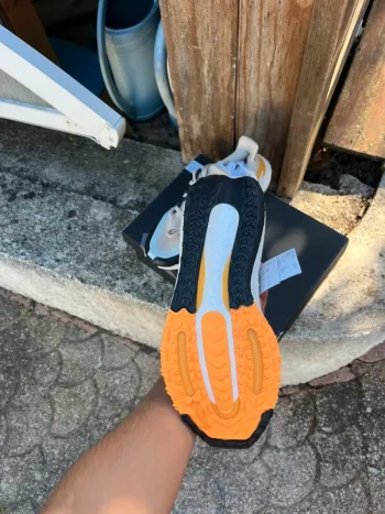 Used Adidas Ultraboost Light C RDY bike — image 5 of 8