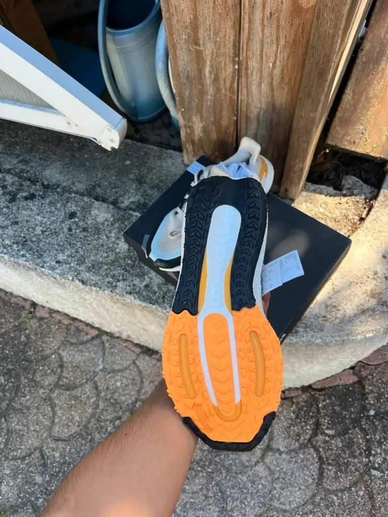 Used Adidas Ultraboost Light C RDY bike — image 5 of 8