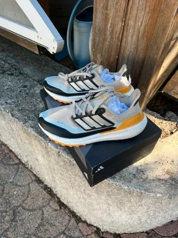 Brugt Adidas Ultraboost Light C RDY bike