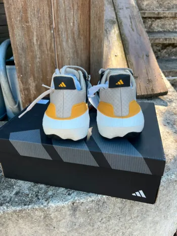 Used Adidas Ultraboost Light C RDY bike — image 6 of 8