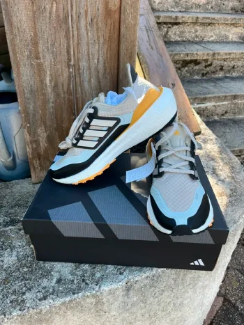 Used Adidas Ultraboost Light C RDY bike — image 3 of 8