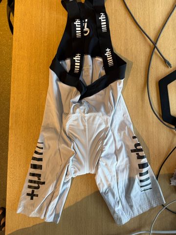 Rh+ Divo Bib Shorts bike usato — immagine 1 di 7