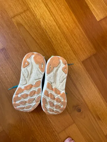 Used Hoka Clifton 9 bike — image 9 of 10
