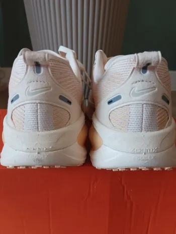 Gebrauchtes Premium Nike Vomero 18 bike — Bild 3 von 7