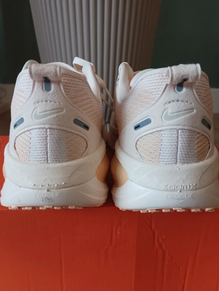 Gebrauchtes Premium Nike Vomero 18 bike — Bild 3 von 7