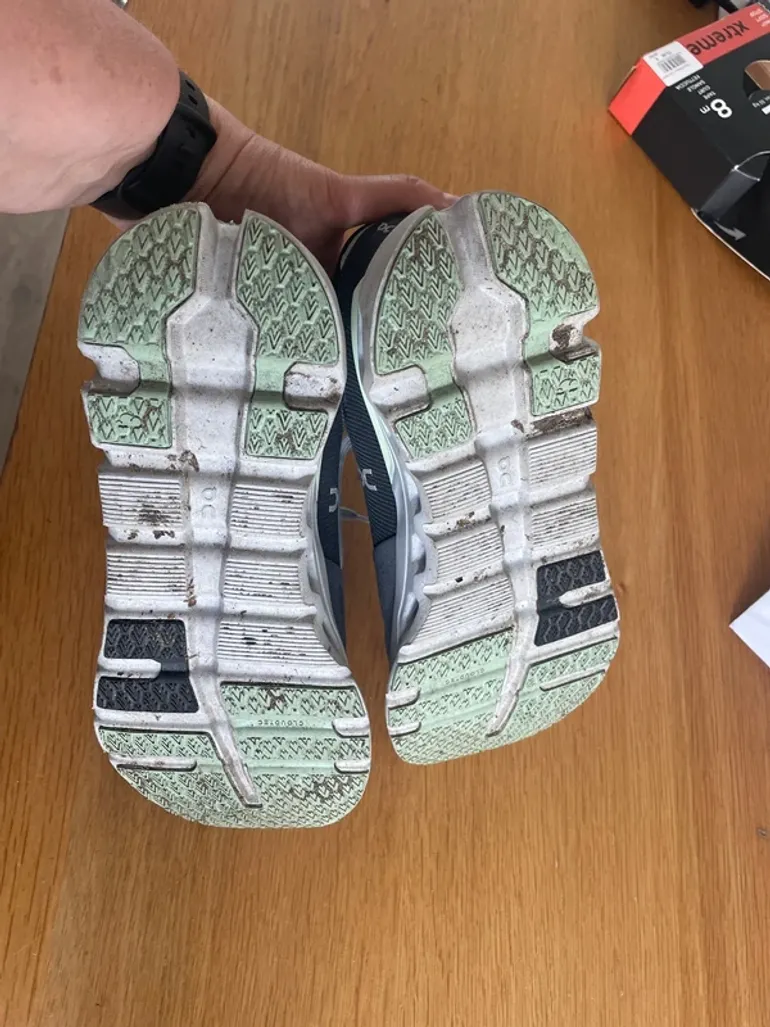 Gebrauchtes On Running Cloudrunner bike — Bild 9 von 9
