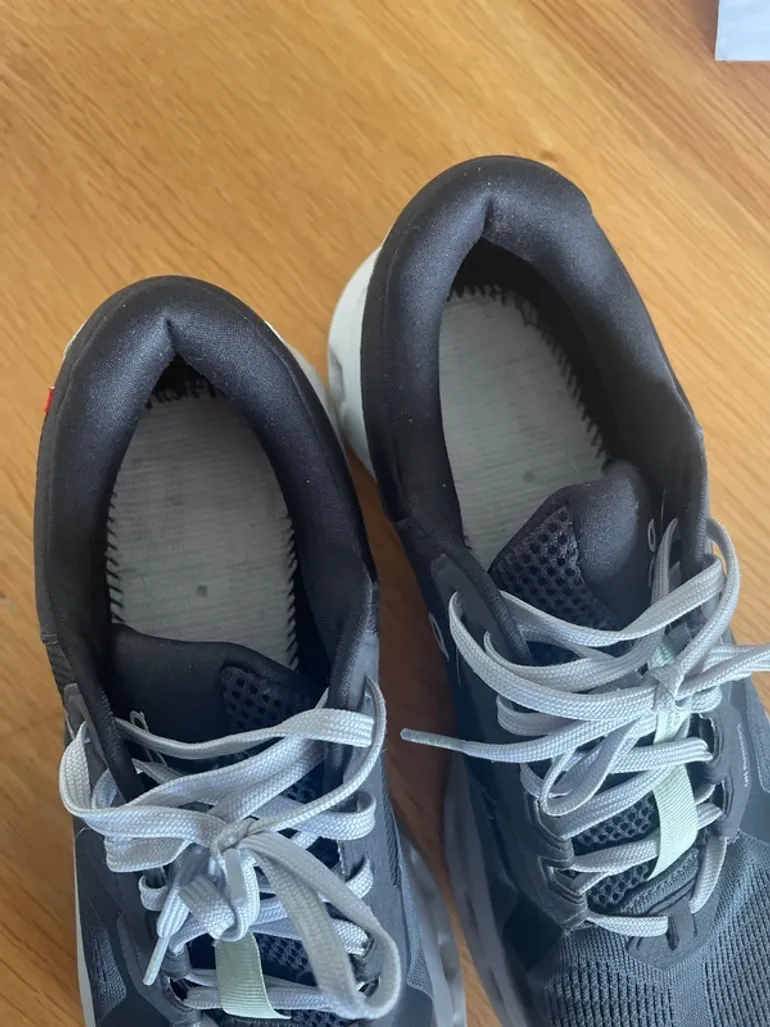 Gebrauchtes On Running Cloudrunner bike — Bild 3 von 9