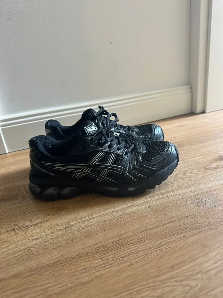 Used Asics Gel-Kayano 14 bike — image 2 of 7