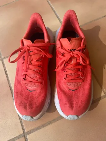 Hoka Carbone One bike usato — immagine 2 di 6