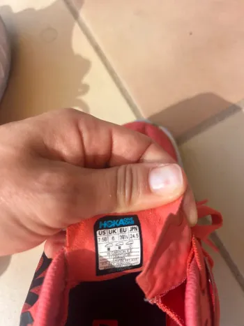 Hoka Carbone One bike usato — immagine 5 di 6