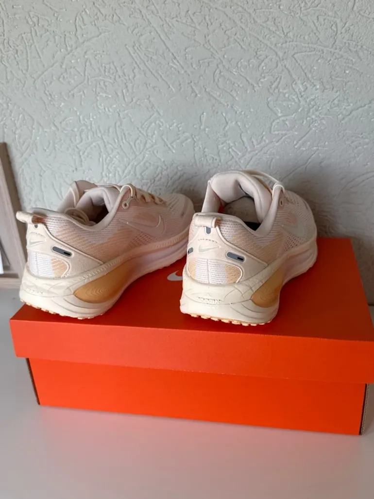 Käytetty Nike Vomero 18 bike — kuva 3 / 7