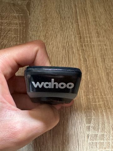 Used Wahoo Elemnt Bolt v2 bike — image 5 of 6