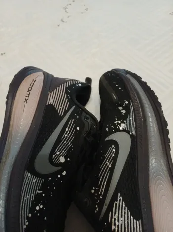 Nike Vomero 18 bike usato — immagine 13 di 15
