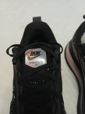 Nike Vomero 18 bike usato — immagine 2 di 15