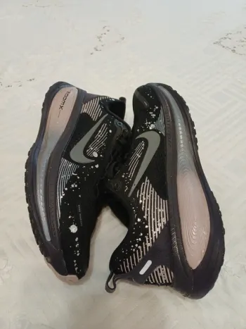 Nike Vomero 18 bike usato — immagine 12 di 15