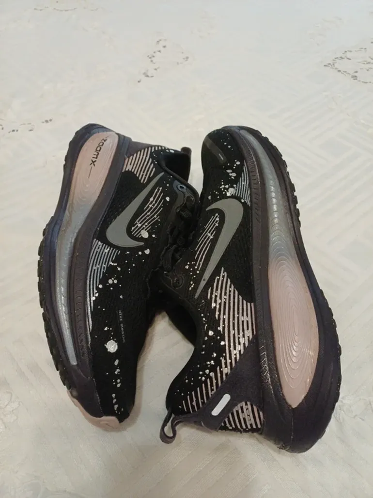 Nike Vomero 18 bike usato — immagine 12 di 15