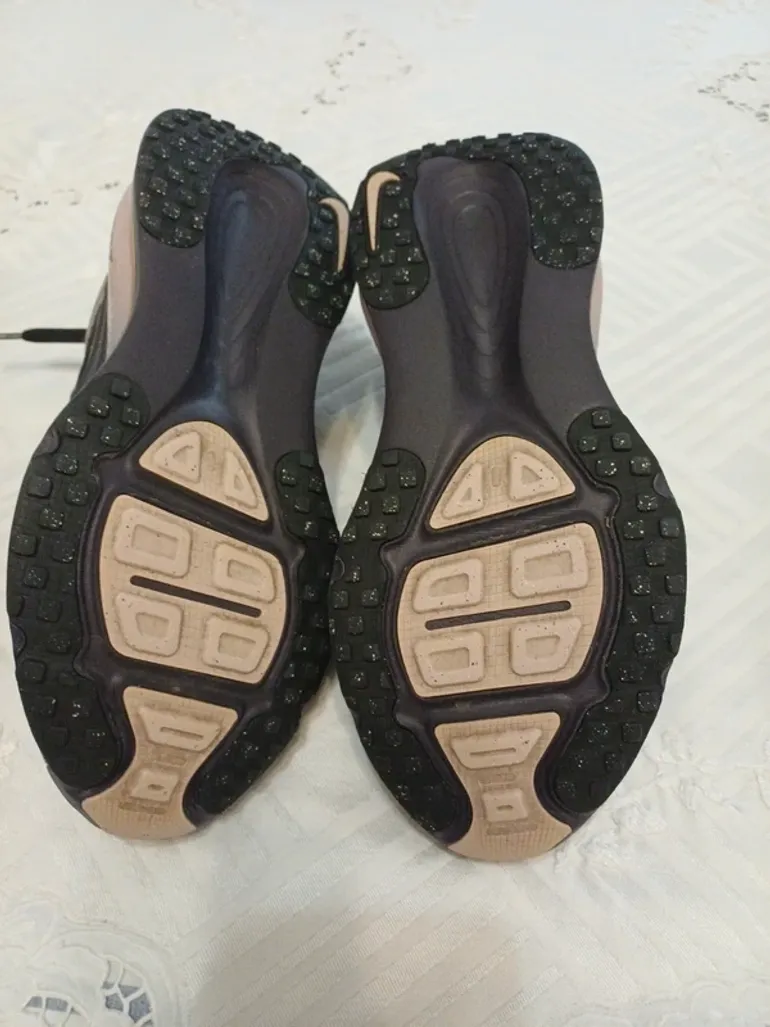 Nike Vomero 18 bike usato — immagine 5 di 15