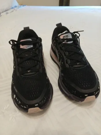 Nike Vomero 18 bike usato