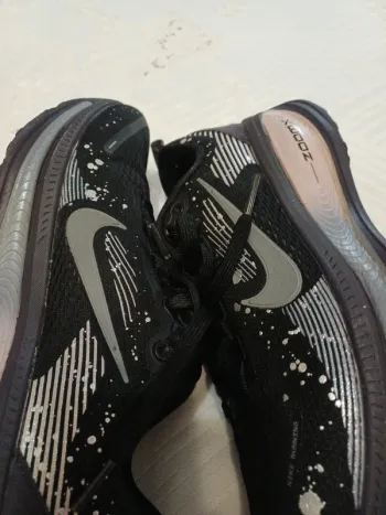 Nike Vomero 18 bike usato — immagine 15 di 15