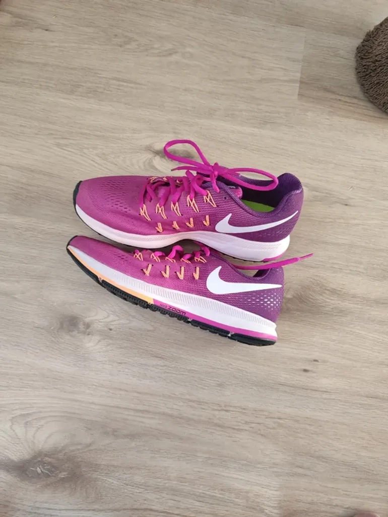 Używany Nike Laufschuhe Gr. 40, 5 bike — zdjęcie 2 z 4