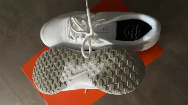 Nike Fitness / Running Shoes bike usato — immagine 3 di 3