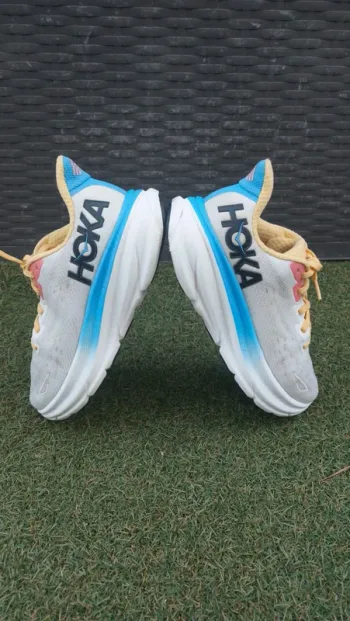 Used Hoka Clifton 9 bike — image 6 of 14