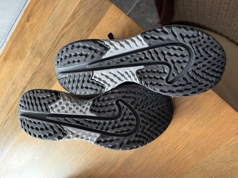 Gebrauchtes Nike hardloop schoenen dames bike — Bild 5 von 5