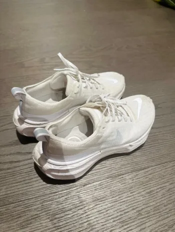 Brugt Premium ZoomX Invincible Run 3 Flyknit bike — billede 2 af 2