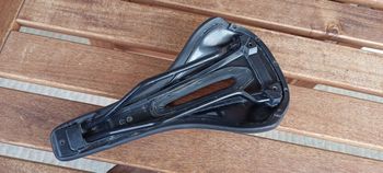 Used Specialized Body Geometry 2018 bike — image 2 of 4