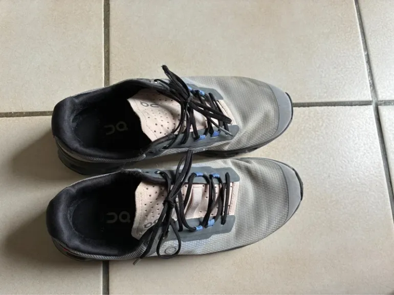 Used On Running Cloud bike — image 3 of 3