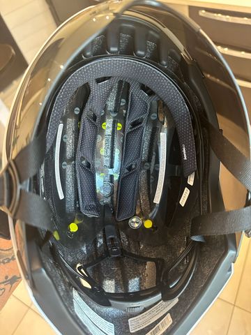 Used Giro Speedairo Aero Helmet 2025 bike — image 7 of 7