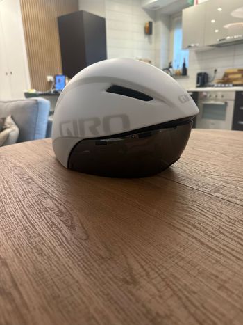 Brugt Giro Speedairo Aero Helmet 2025 bike — billede 4 af 7