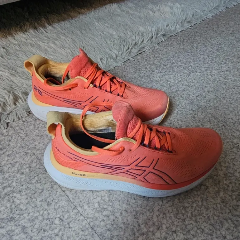 Asics Nimbus 25 bike usato — immagine 2 di 3