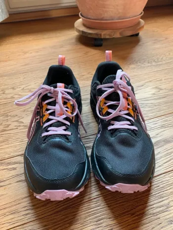 Brugt Asics Gel Sonoma 8 bike
