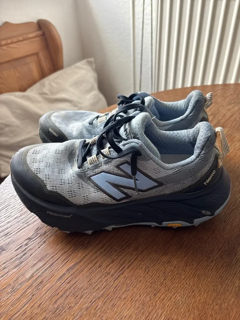 Tweedehands New Balance Hierro V9 bike — afbeelding 3 van 6