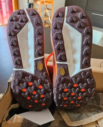 Nike ZoomX Zegama Trail 2 bike usato — immagine 2 di 4