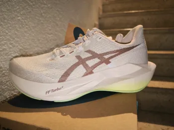 Tweedehands Asics Running Shoes bike