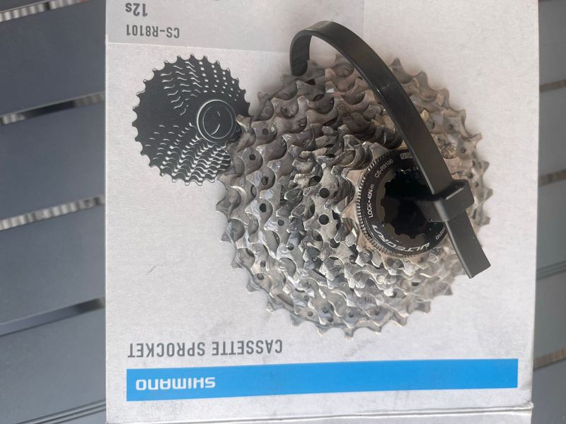 Shimano Ultegra Cassette 11-30 12-speed Drivetrain & Pedals usato
