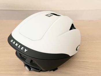 Used Oakley Velo Stelvio Mips Helmet bike — image 4 of 5
