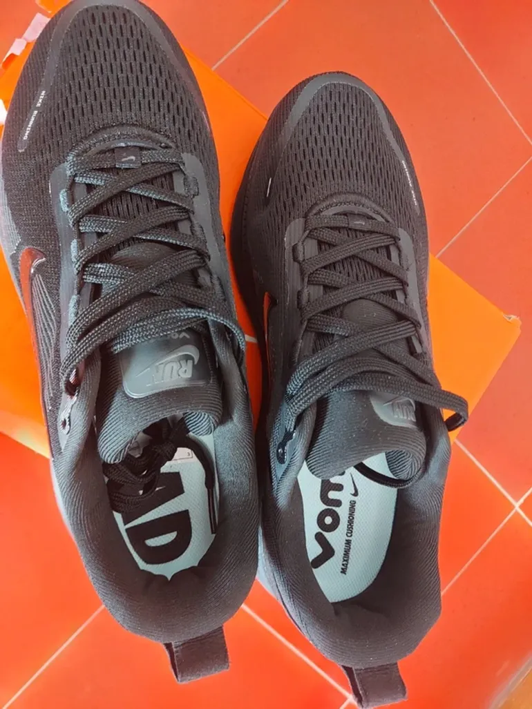 Używany Nike Vomero 18 bike — zdjęcie 3 z 12