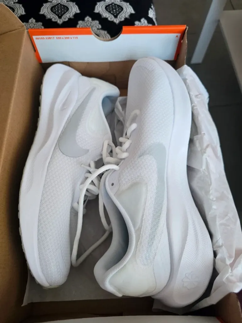 Nike Revolution 7 bike usato — immagine 4 di 15